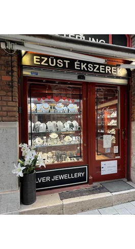 Palantic a Sissi üzletében - Váci utca. 63.