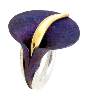 Kék titánium gyűrű aranyozott kálával