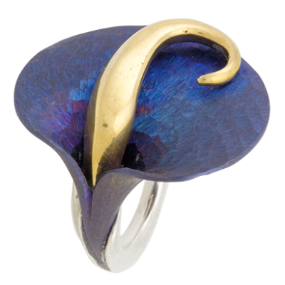 Kék titán gyűrű aranyozott bibével