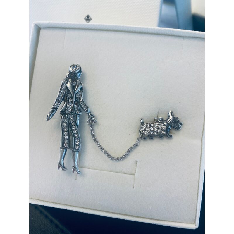 Yorki kutyust sétáltató ezüst art deco bross