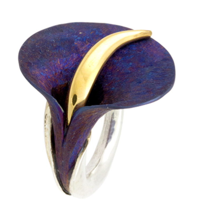 Kék titánium gyűrű aranyozott kálával