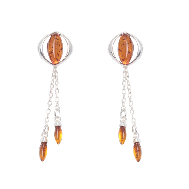 Modern macskaszem alakú ezüst fülbevaló mézszínű borostyánnal és lógó láncokkal
